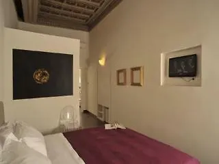 Oda ve Kahvaltı History Roma